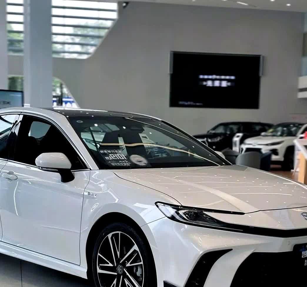 丰田凯美瑞销量好的原因之一，就是它的动力总成和雷克萨斯ES200几乎一样！