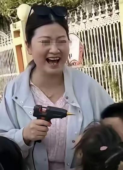 丰县的那个幼师，结局会如何？1、工作是保不住了，再次找工作的可能性不大了。犯