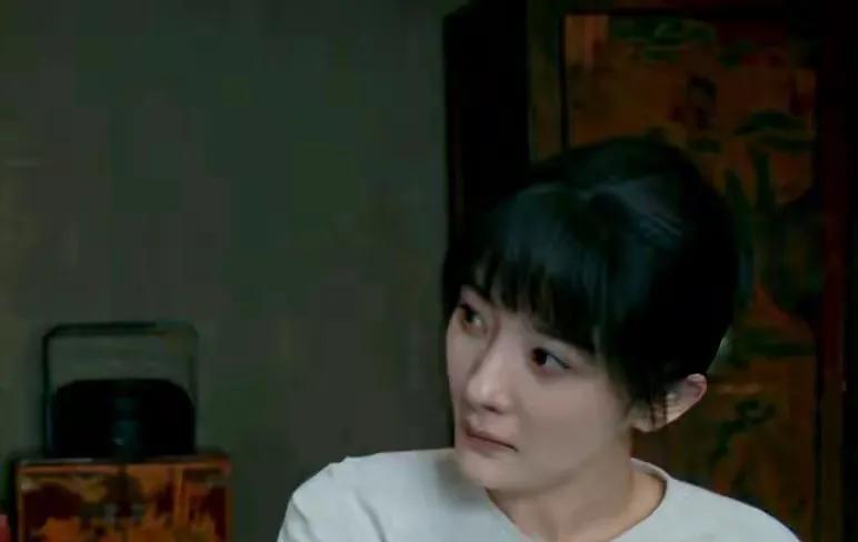追剧《生万物》宁绣绣（杨幂饰演）与费文典（张天阳饰演）的美好姻缘，硬生生地被宁