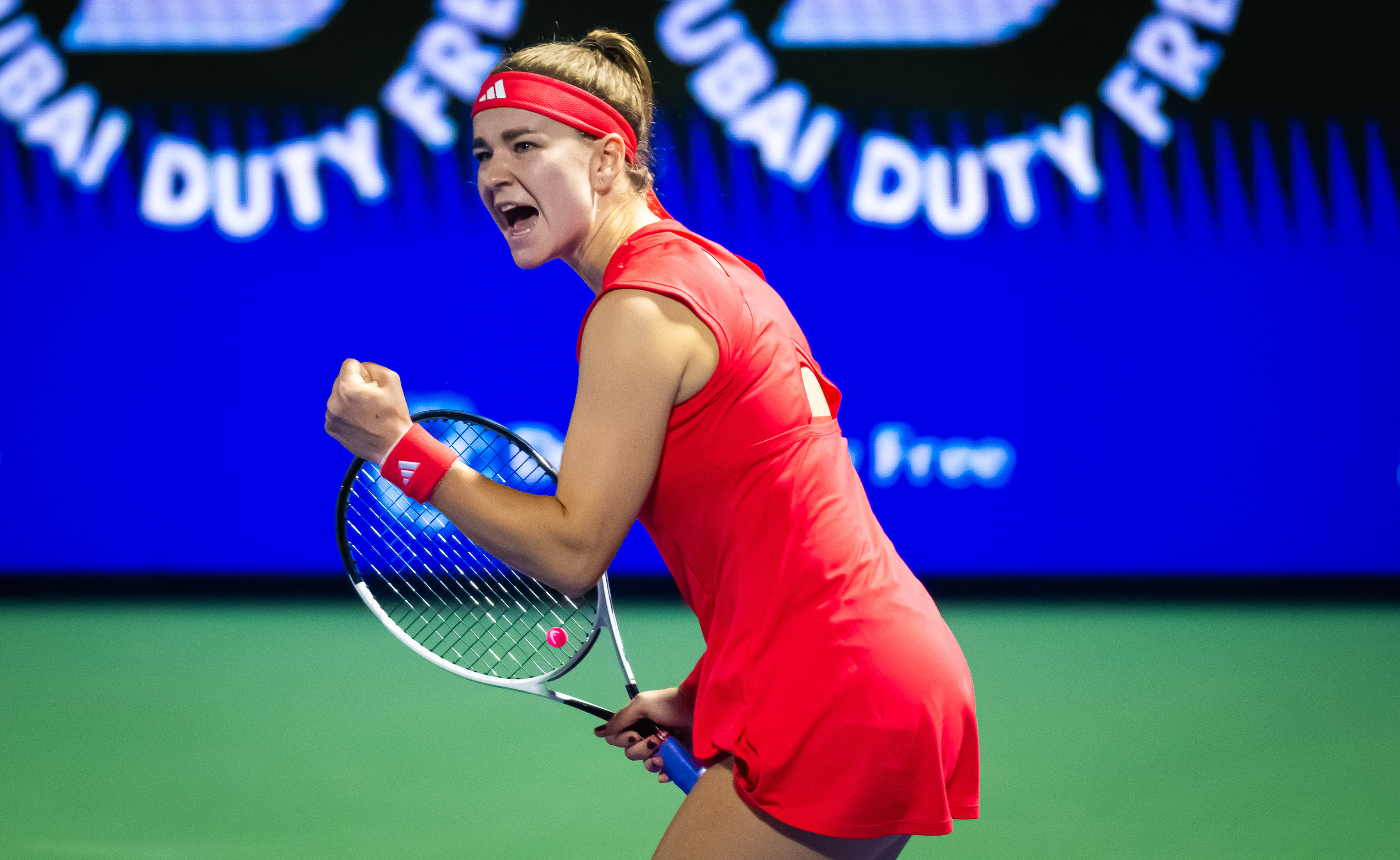 穆霍娃晋级迪拜站四强✨WTA1000迪拜站1/4决赛，14号种子穆霍娃以6-