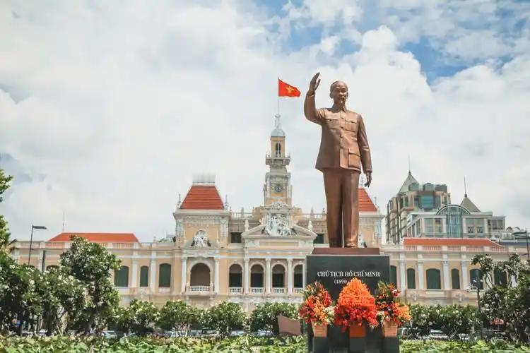 越南都敢对中国钢铁加征进口重税胆子太大了。就在美国一直叫嚷要对越南加征关税之