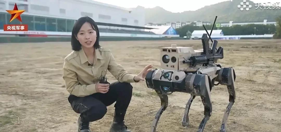 由中国兵器集团研制的机器狼群已投入到了陆军步兵分队进行实战化训练，不管是高山河谷