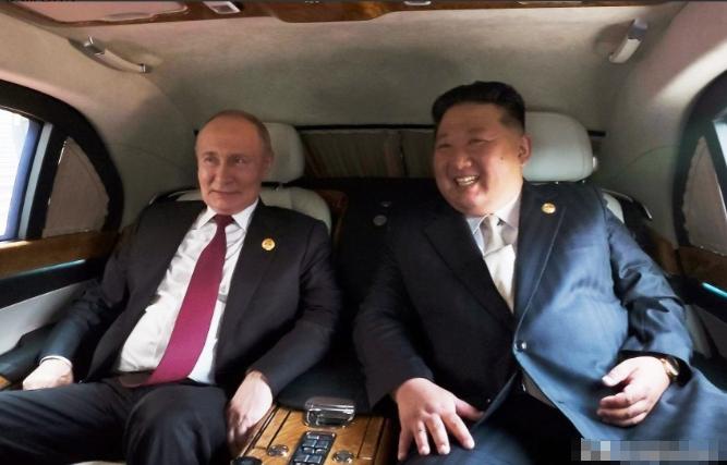 金正恩与普京两人交谈时候需要翻译吗？在北京，普京邀请金正恩乘坐自己的专车，拍