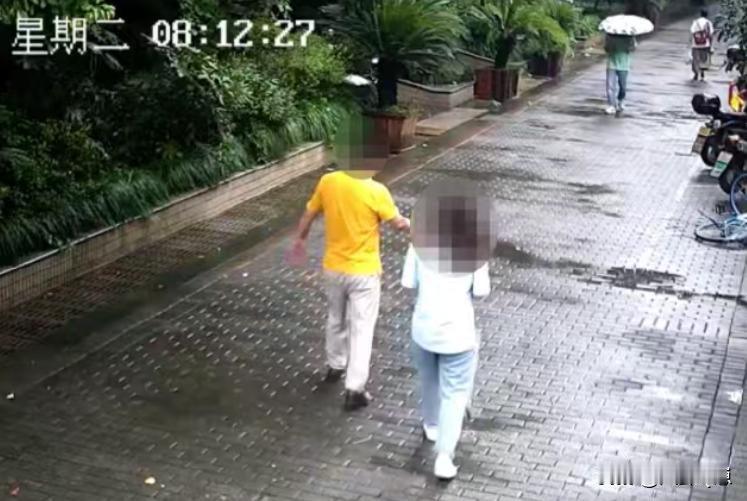 18岁护士被60岁老中医以“胸部发育不好可针灸再发育”为由，把她约到家里做了不可