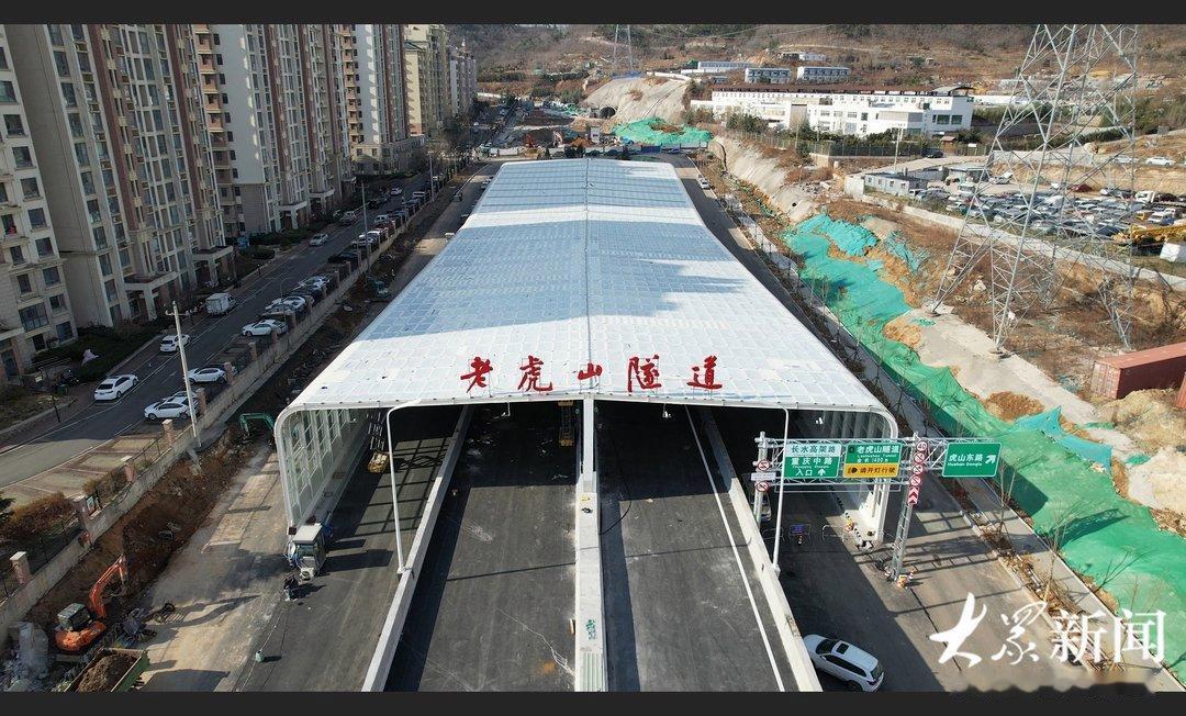 青岛“地下巨龙”今日苏醒！31.8米跨度的中国市政隧道之王贯通，南北通勤族终于告