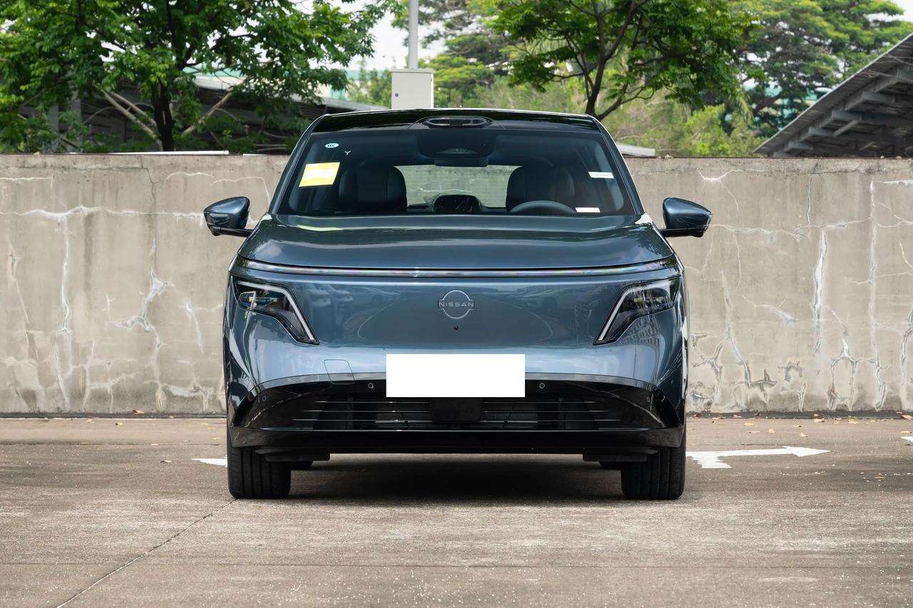 👀东风日产NX8增程260Pro的外观属于一眼挺新鲜，第二眼又能看出日产想稳