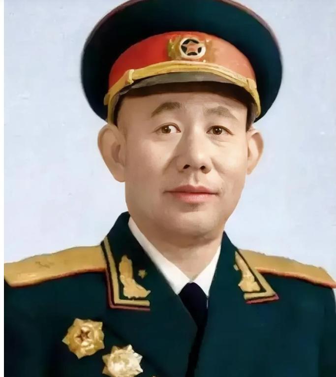 1951年，志愿军开会，彭德怀大喊了一声：“黄朝天，你给我站起来！”违反命令的黄