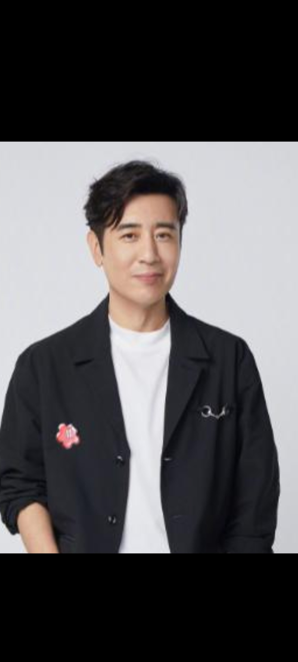 于和伟版毛主席你认可吗这件事还得说从谁先演起，古月最先演的伟人，当时好评一片，唐国强演后批评声一片，
