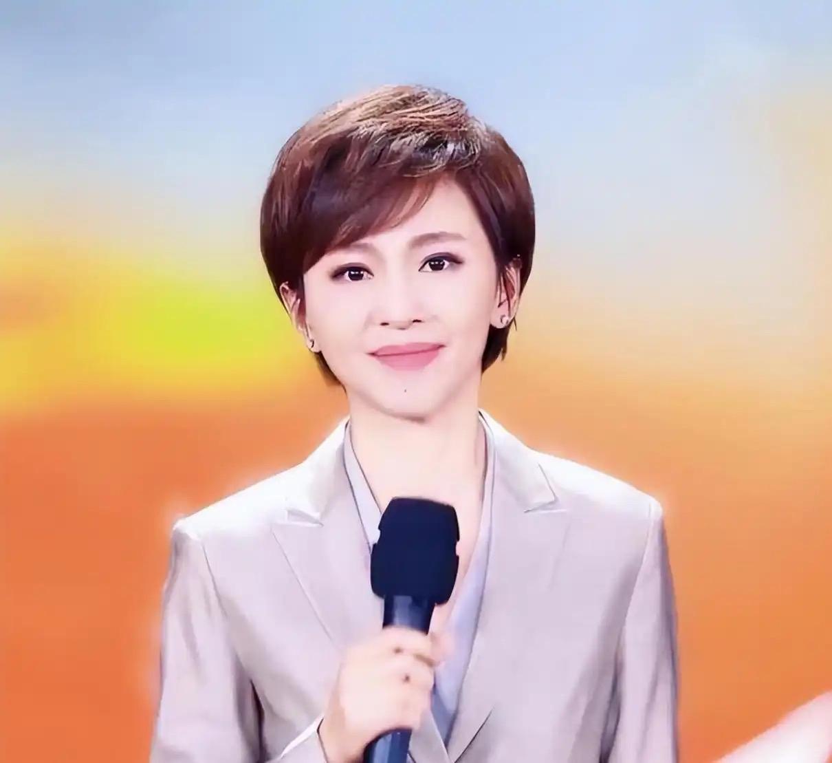 48岁前央视主持人欧阳夏丹仍未婚未育，回复网友如何养老:其实这个问题我想的很明白