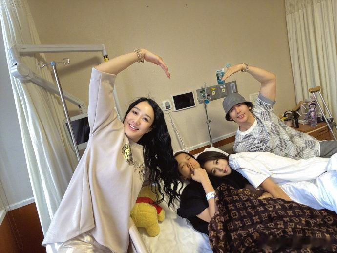 钟丽缇二女儿做膝盖手术钟丽缇二女儿Jaden膝盖手术钟丽缇二女儿进行手术了，妹