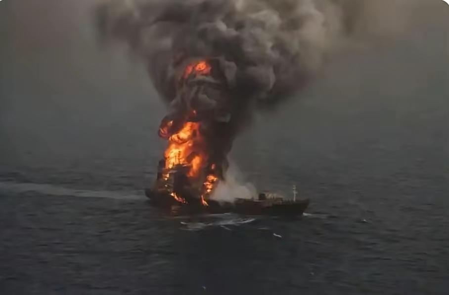 ​一艘都不能放过！美国对红海的封锁可谓严厉至极，只要油船不经美国同意，美国和以色