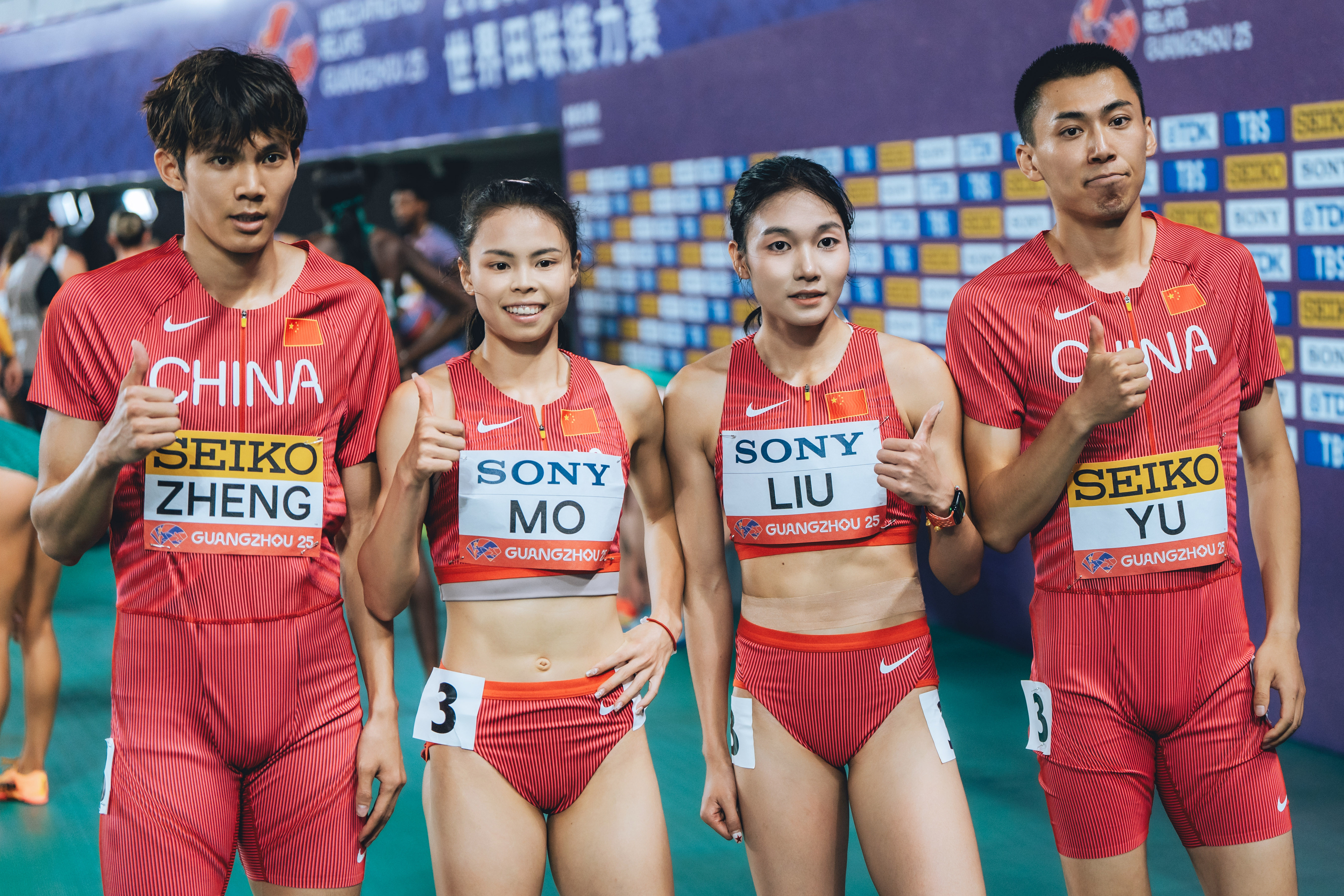 2025广州世界田联接力赛，混合4×400米接力，由于德祥、莫家蝶、郑驰宇、刘