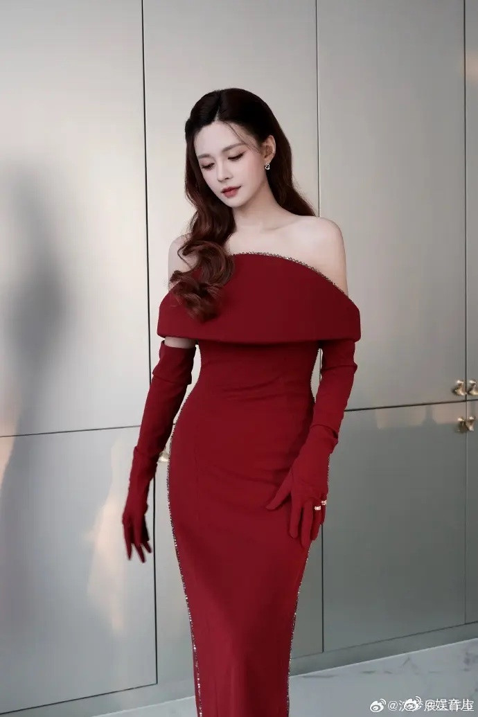 1.沈梦辰在芒果台一姐的宝座已经坐稳了，重点项目的主持都要交给她。2.摔跤超模和