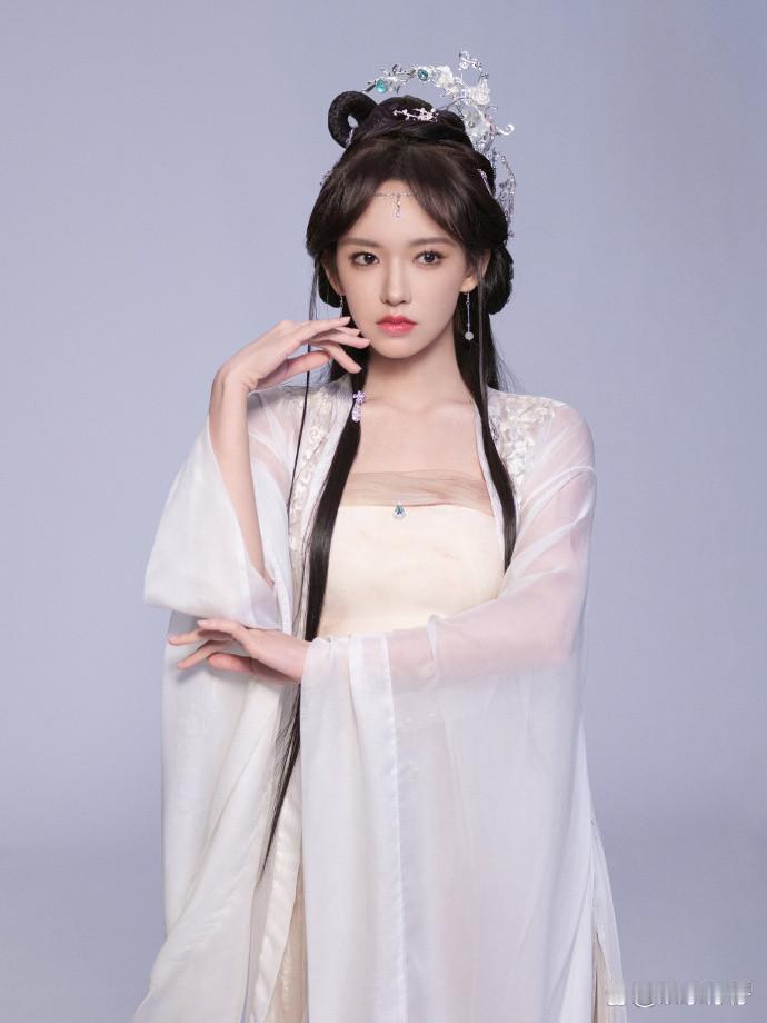 程潇长得很漂亮，但是总是面露凶相怎么回事？​​​