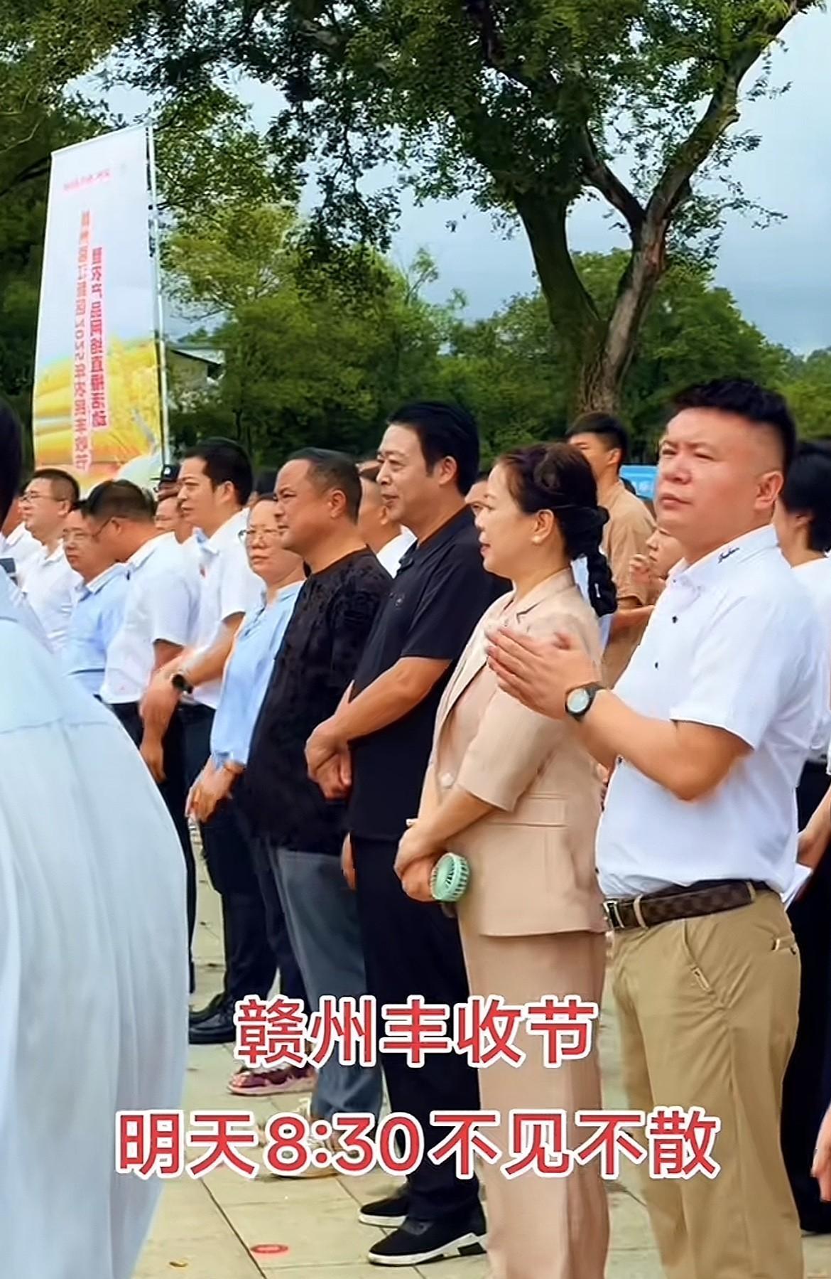 明天许姚要在小号助农直播了！双方各执一词，支持他们的就说牛肉事件不存在，跟他们