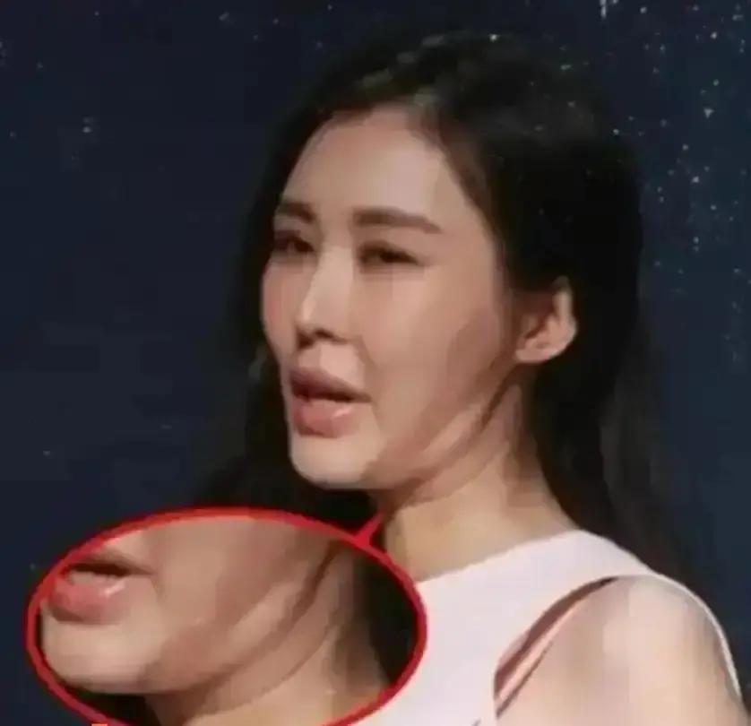 删光合照第7天，王石退出她公司工商记录显示，12月11日王石的名字从北京承