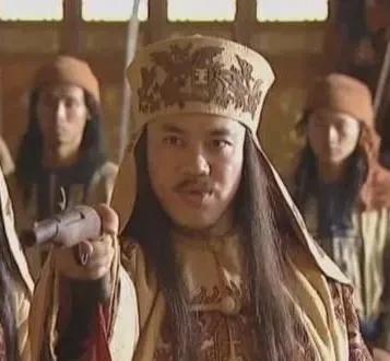 1864年，太平军悍将蔡元隆辞职回家，纳了三房小妾，生了6个孩子，购置田宅，日子