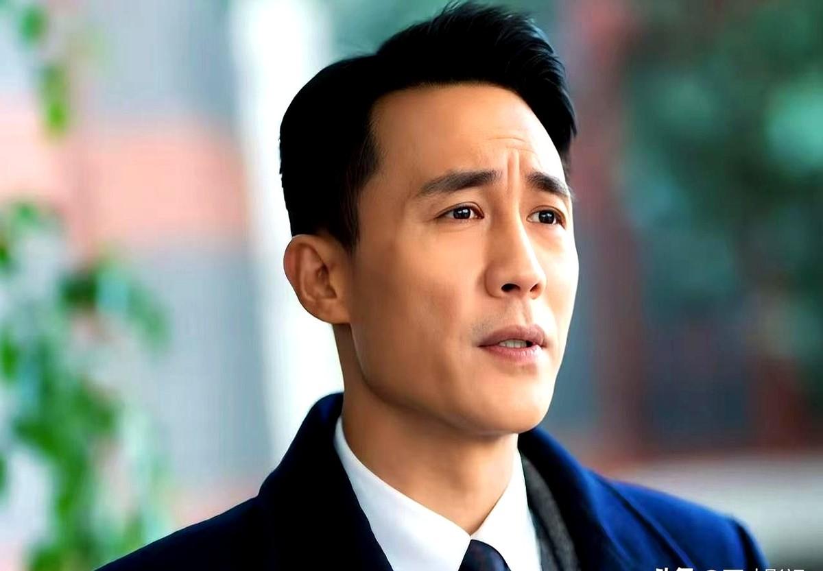 《隐锋》：越来越觉得这是一部谍战神剧！最近豆瓣微博上吐槽声不少，观众说主角李亨的