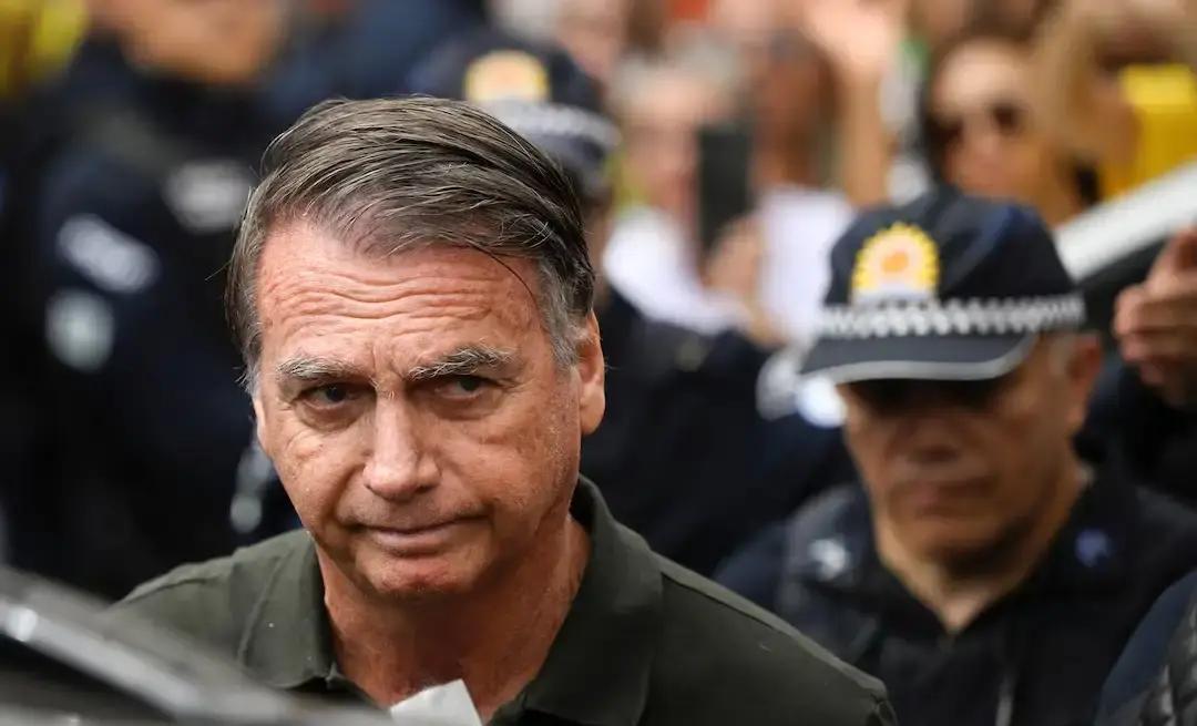 万万没想到曾扬言自己很擅长反华，讨好特朗普，这次被真正送进监狱，服刑27年11