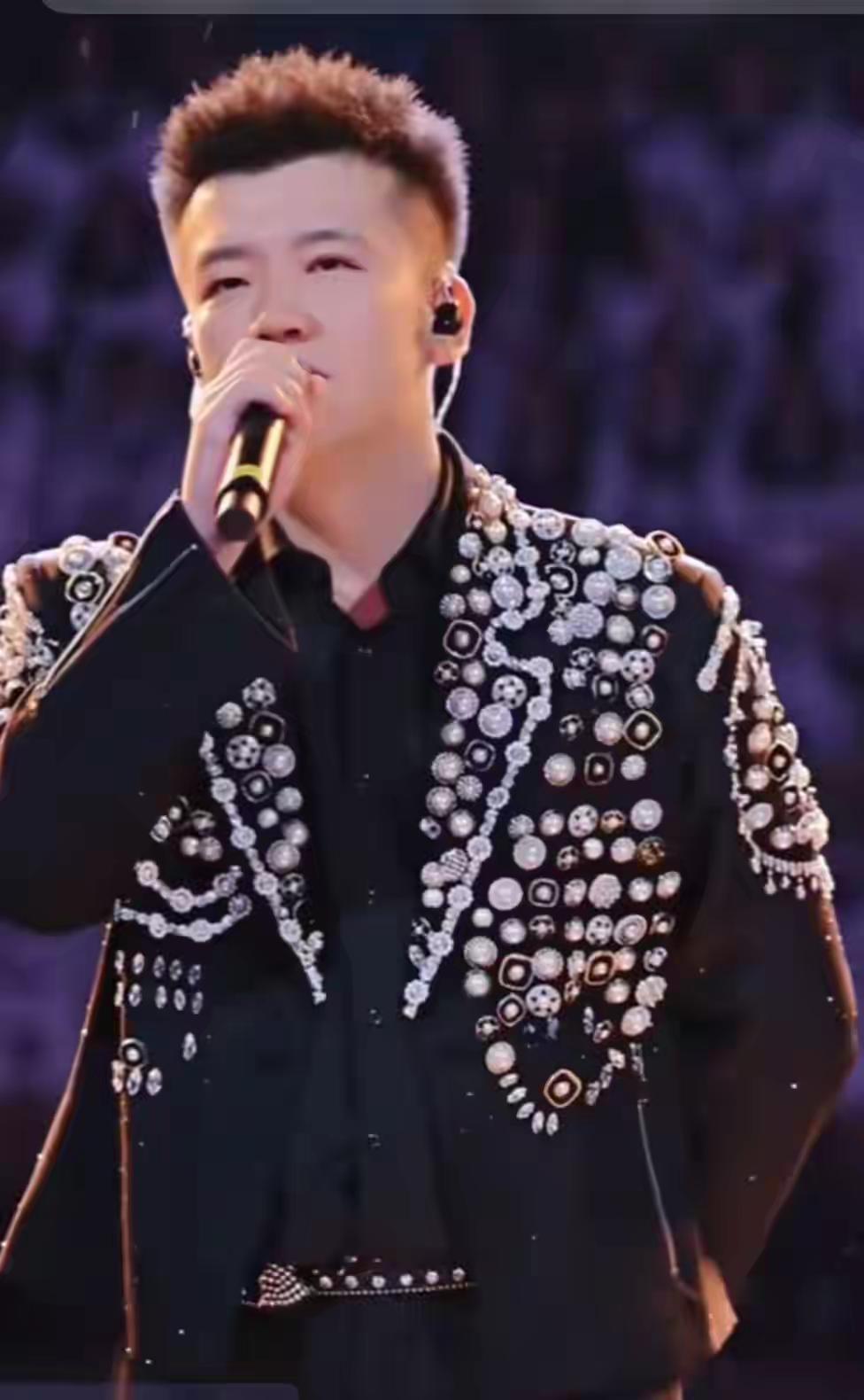 全网完内加室外大舞台的木森，只有他做到了，真的也是用心，抓住了观众（关众，关注了