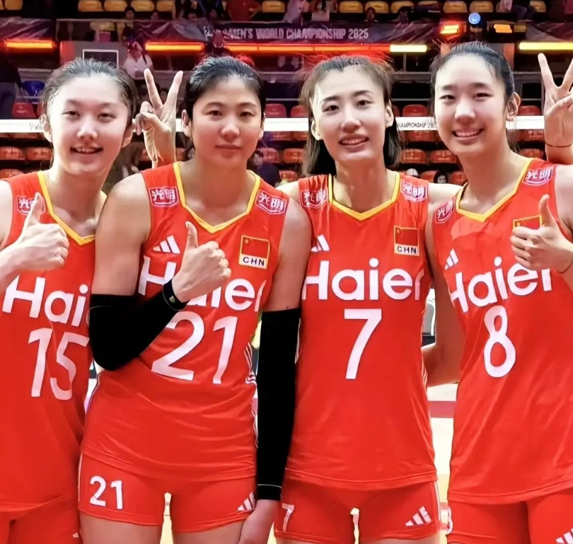 中国女排的问题，明眼人都看得出，一在以排管为龙头的管理层上，一在主教练身上。管