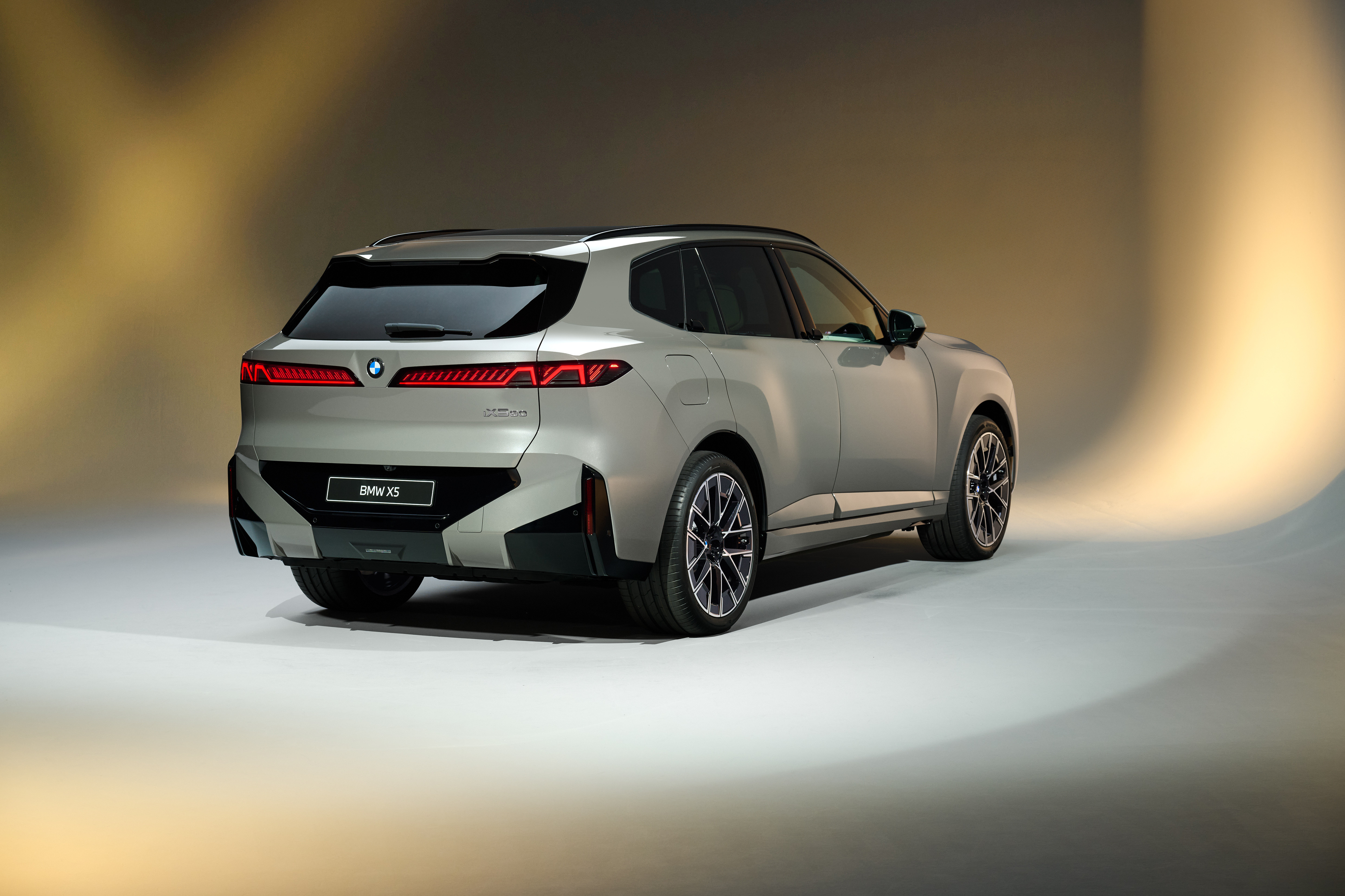2027BMWiX560xDrive宝马宝马x5全新宝马X5发布，采用