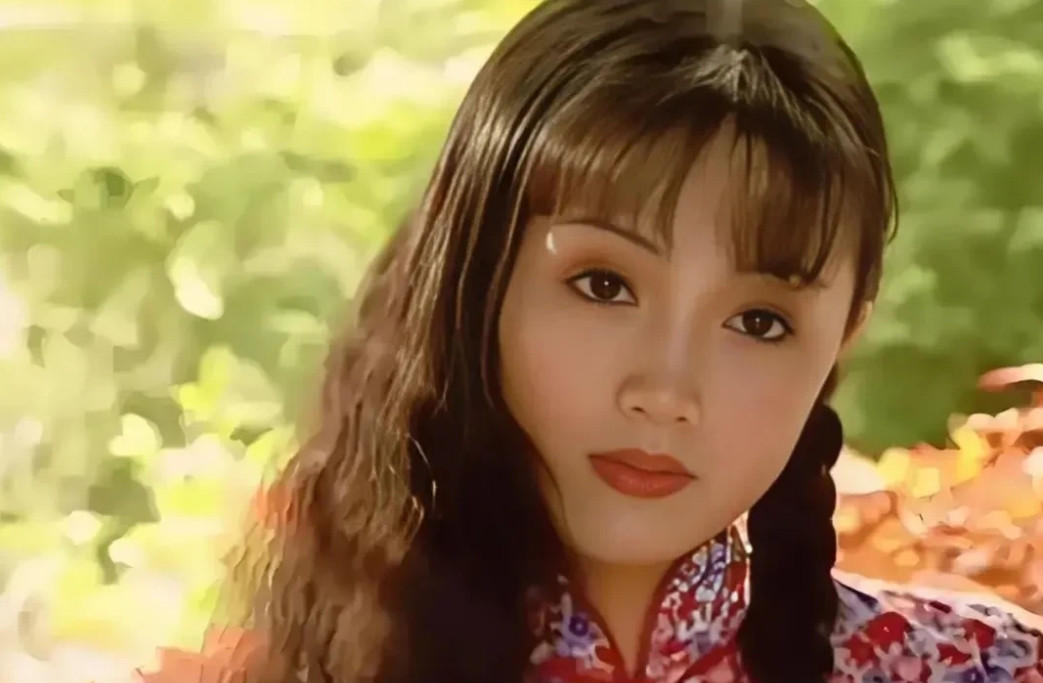 辛柏青说：朱媛媛和我的红娘，不是李乃文，也不是唐旭，而是我俩的老班长王千源。