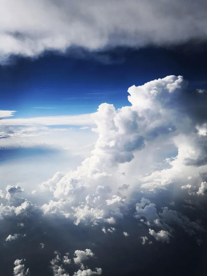 做人，善良是底牌，千万别丢；真诚是本分，千万别改。善良从不是懦弱退让，更不是愚笨