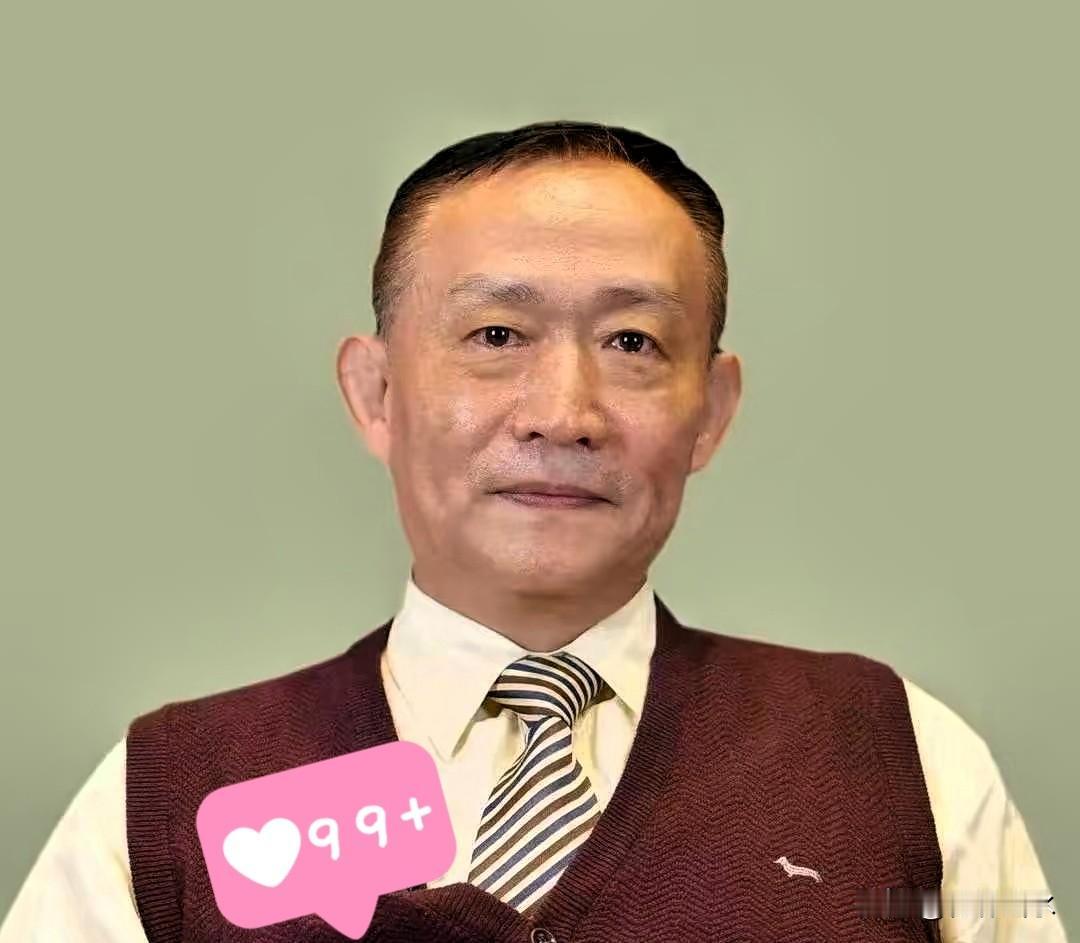 卢麒元老师有一个非常重要的观点：如果一个国家的核心决策者的家属、资产都在国外，这