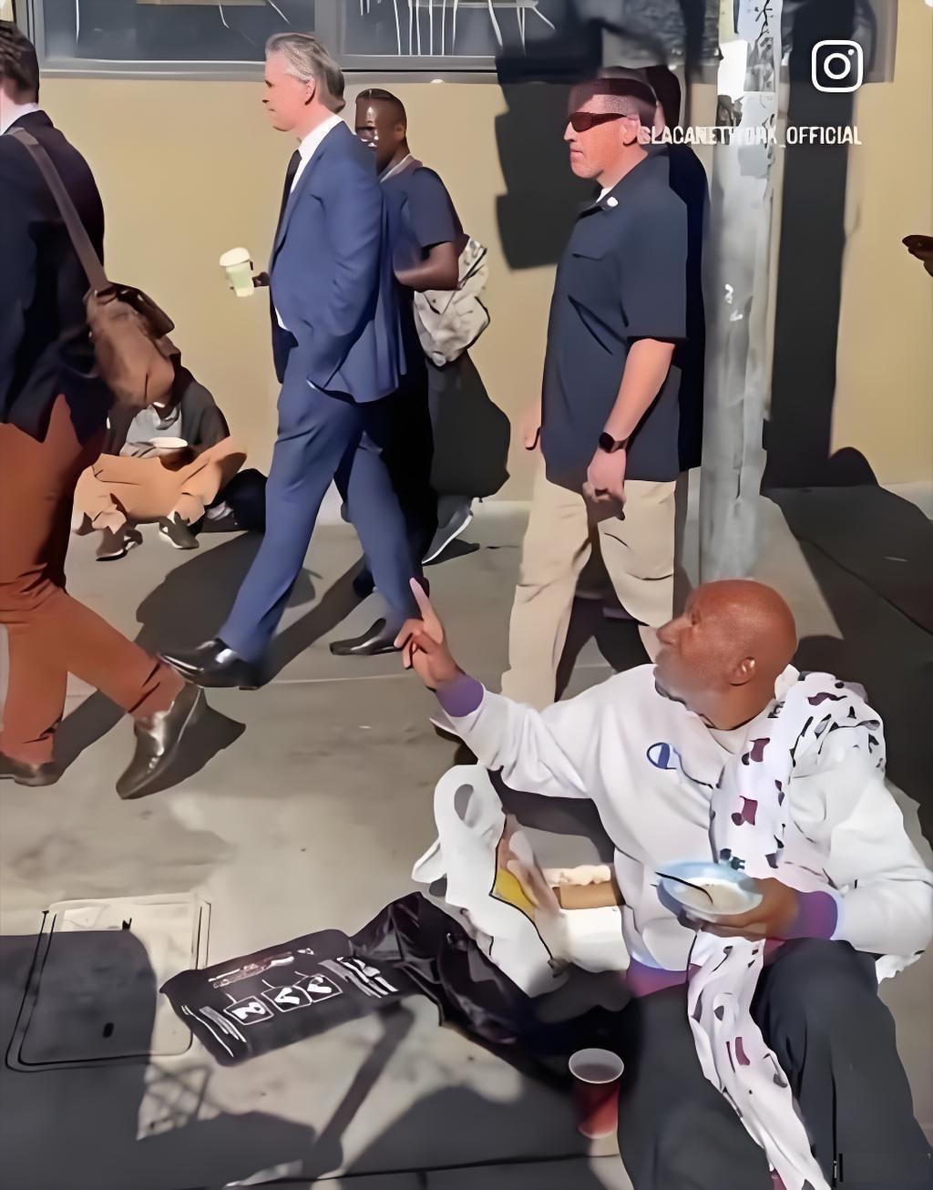 消息传回美国，美国人也知道斩杀线了：赶紧榨干最后剩余价值！有人说，37%的斩