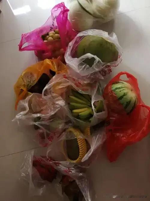 我和嫂子关系非常好，每次去嫂子家吃饭，我都两手空空的就去了以前我会打电话问嫂