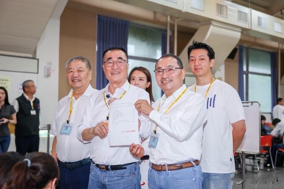 国民党新北市长参选人李四川今（4日）在脸书发文表示，今天一早，我在侯友宜市长、国