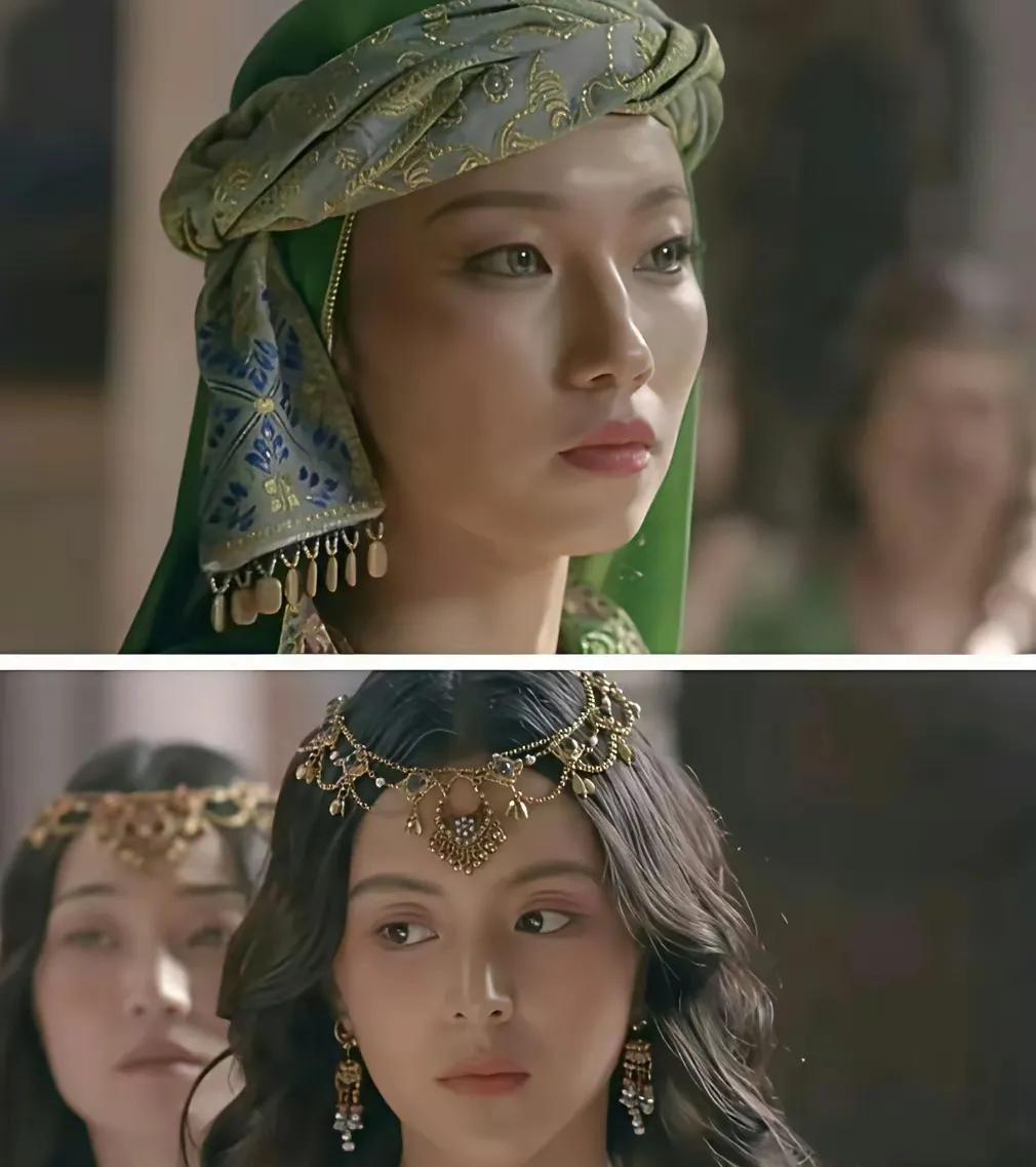 导演有点东西，这审美，谁看了不说一声真妙啊～公主长这样（上图）：平平无奇；丫鬟