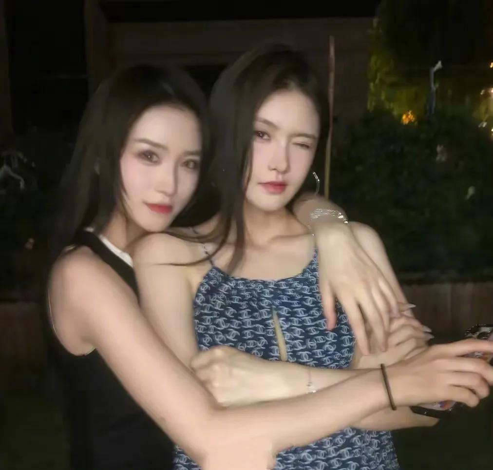 小杨嫂近照惊艳亮相：气色红润笑意盈盈近日，小杨嫂的近照在网络上曝光，瞬间吸引
