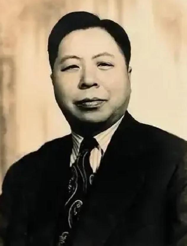1952年，49岁省主席吴国桢赴蒋介石寿宴，吃下西湖醋鱼觉得发苦，妻子腹痛提前离
