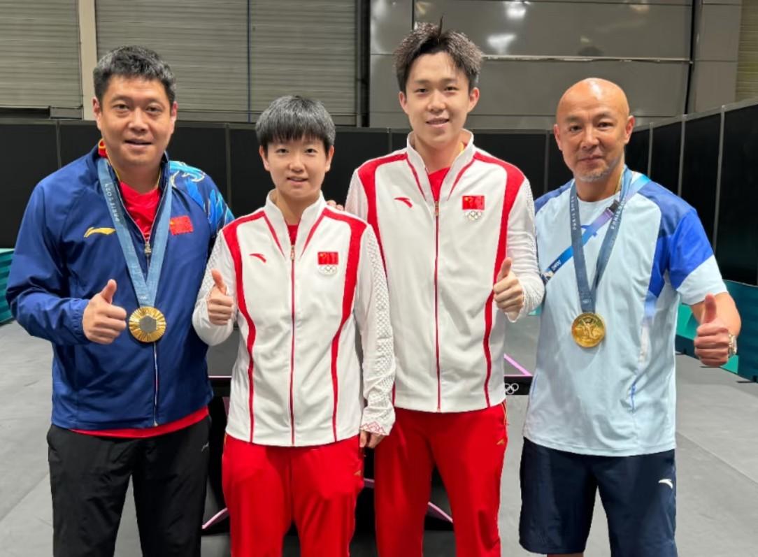 大家发现了没有自从莎头配了混双以后其实变化最大的是肖指导，看过肖指导以前