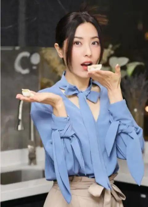 她是两百年难遇的美人，靠美貌“征服”无数男人，如今49岁却没人要！  