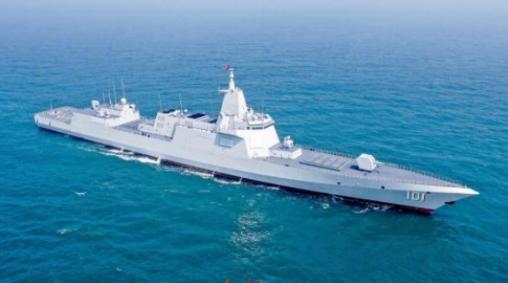 055大驱单挑澳舰：火力碾压宙斯盾，10分钟内击沉！