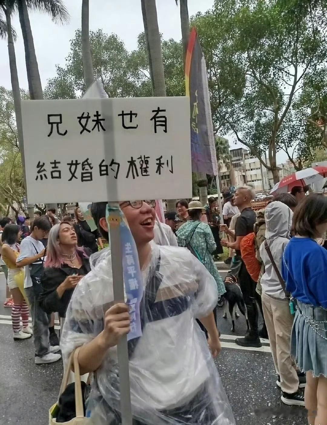 看面相就能看出来是近亲结婚的产物。