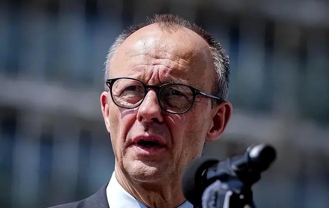 默茨公开对美以说不！欧洲拒绝被绑上战车，北约裂痕彻底暴露，下一步会决裂吗？