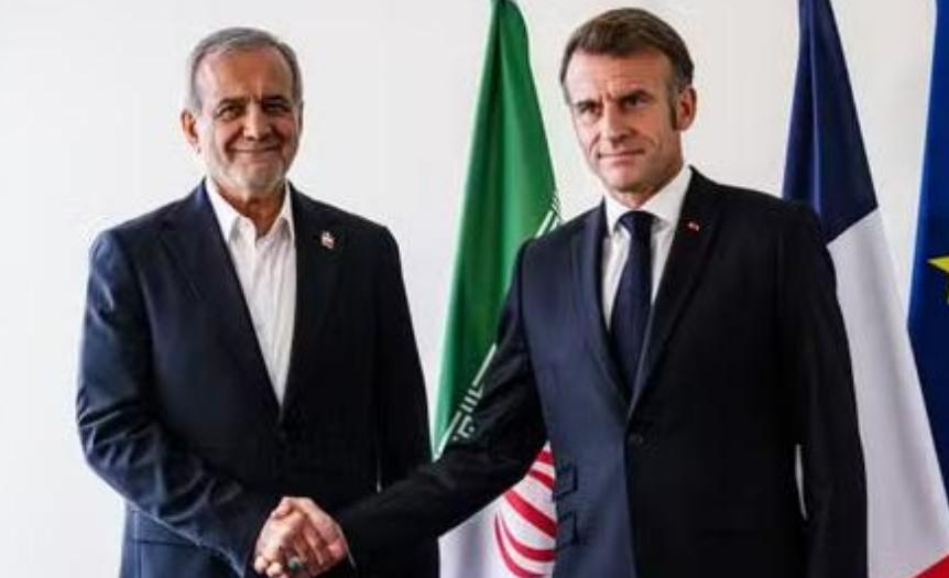 马克龙收到伊朗总统的警告，一句话直接堵死了法国想插手的路，特朗普要对法国大