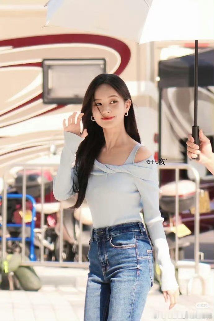 李一桐回应美人余造型造型路透太惊艳！200多套未曝光+听建议优化，坐等余梦的“