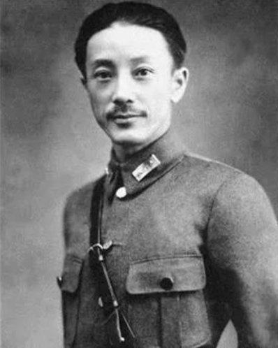 蔡廷锴自传早期行伍生涯三十前情提要：本文中，蒋光鼐第一次出现在蔡廷