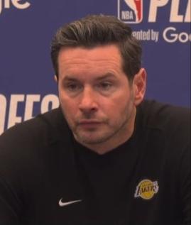 泰伦卢点赞！雷迪克谈詹姆斯出场时间：“我特意早叫暂停，让詹姆斯休息。”“