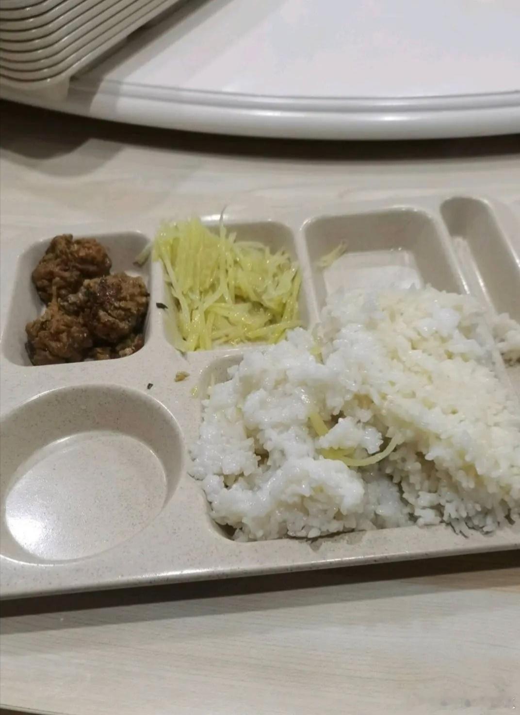 去面试被公司留下吃午饭了HR是懂招聘的知道自己公司优势在哪？公司对员工好不好看