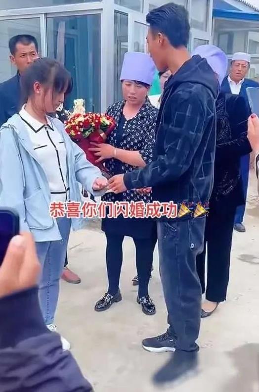 这就是传说中的娃娃脸吧，不得不说，惊呆了。[捂脸哭]