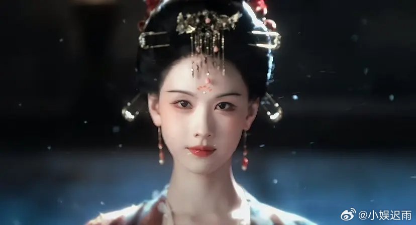 月鳞绮纪女主眼睛怎么都这么小