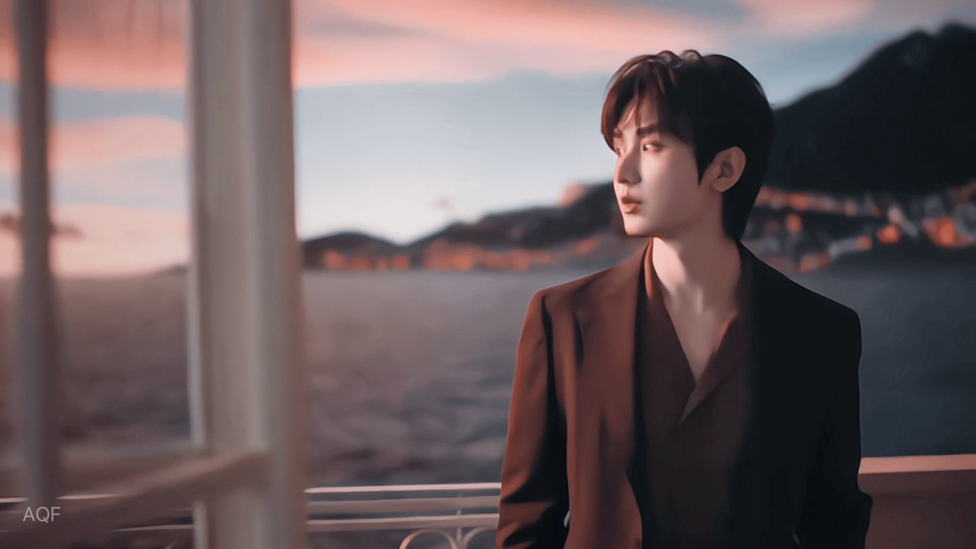 成毅绽家首位品牌全球代言人吹着海风享受阳光感受浪漫香氛扑面而来超治愈！成毅