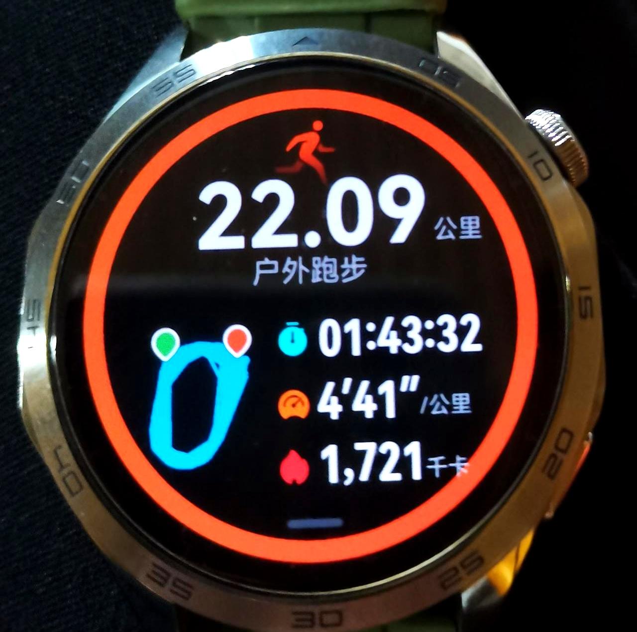 2025年11月28日星期五，跑步打卡。他就这么日复一日地跑着，用双脚