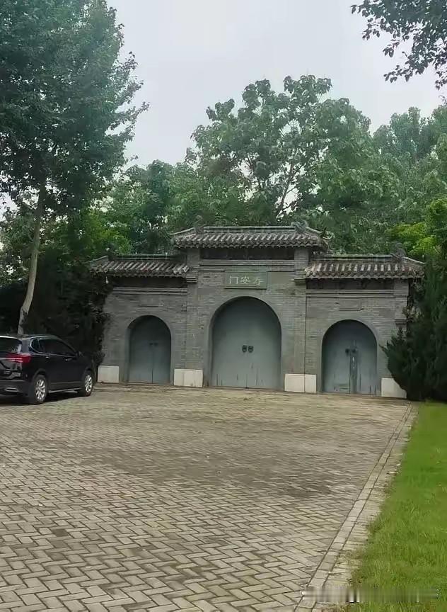 许家印虽然被判了无期徒刑，但这事还没完，还有一些后续的问题需要解决，而且这些问题